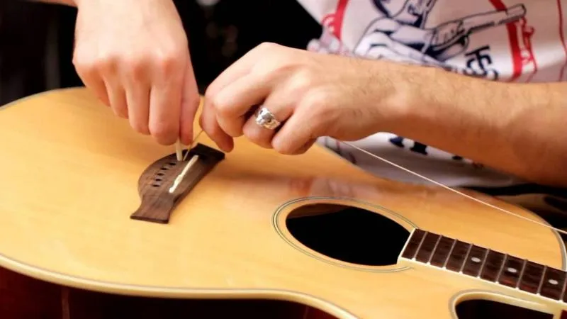 Замена струн и настройка гитары